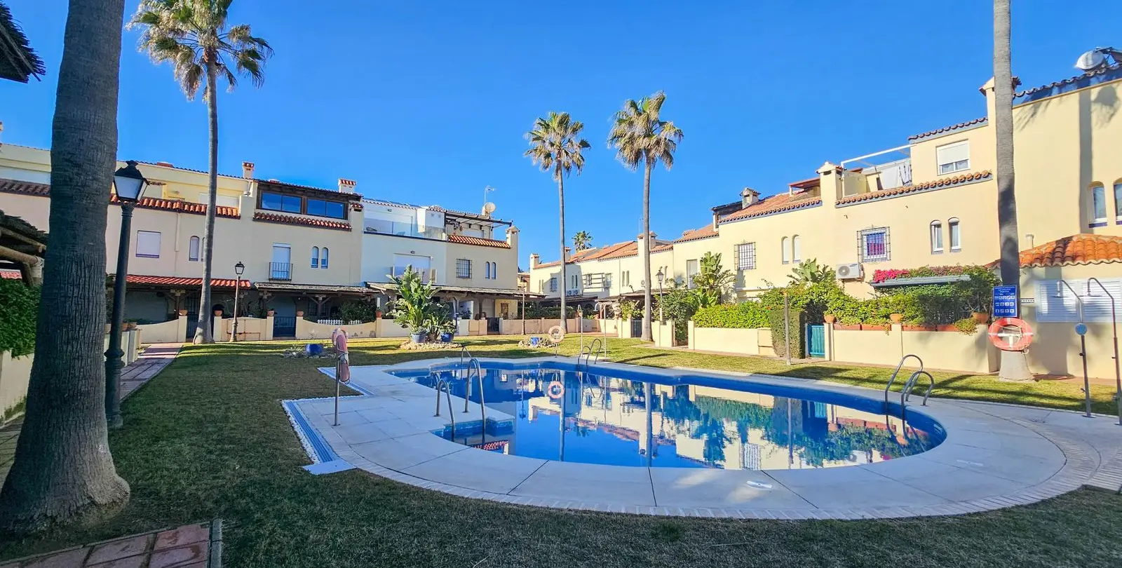 Sale of semi-detached house in Casares Playa 56