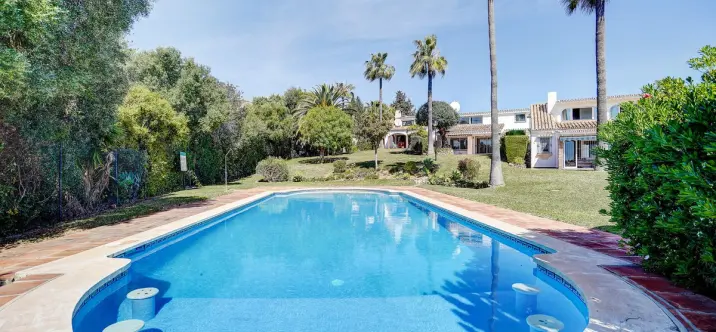 Продажа  отдельно стоящей виллы в Calahonda 0