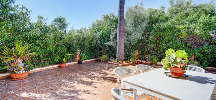 Продажа  отдельно стоящей виллы в Calahonda 2