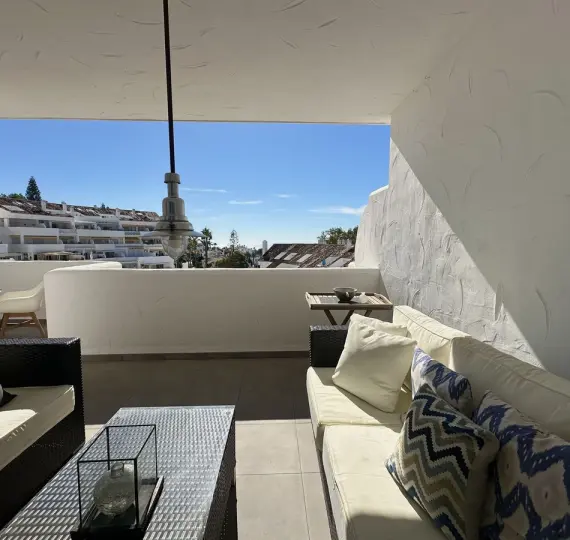 Sale of penthouse duplex in Nueva Andalucía