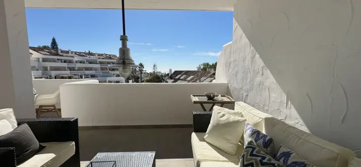 Sale of penthouse duplex in Nueva Andalucía 1
