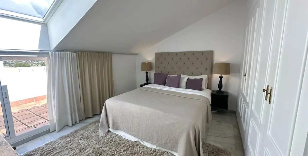 Продажа двухуровневого пентхауса в Nueva Andalucía 18