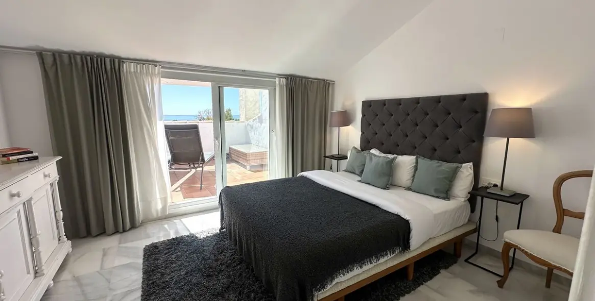 Продажа двухуровневого пентхауса в Nueva Andalucía 19