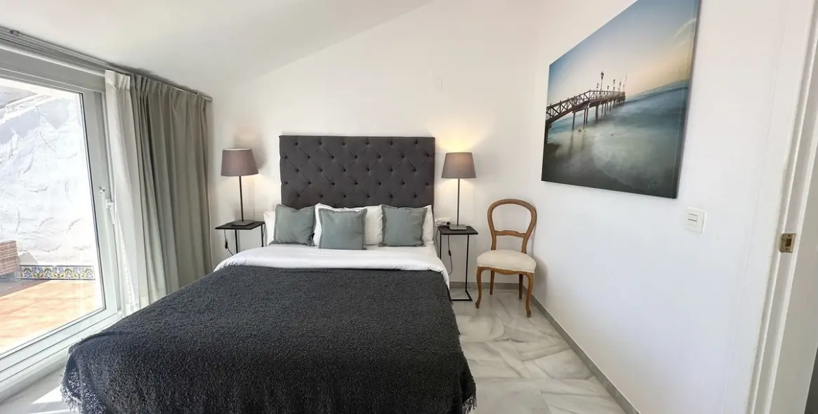 Sale of penthouse duplex in Nueva Andalucía 27