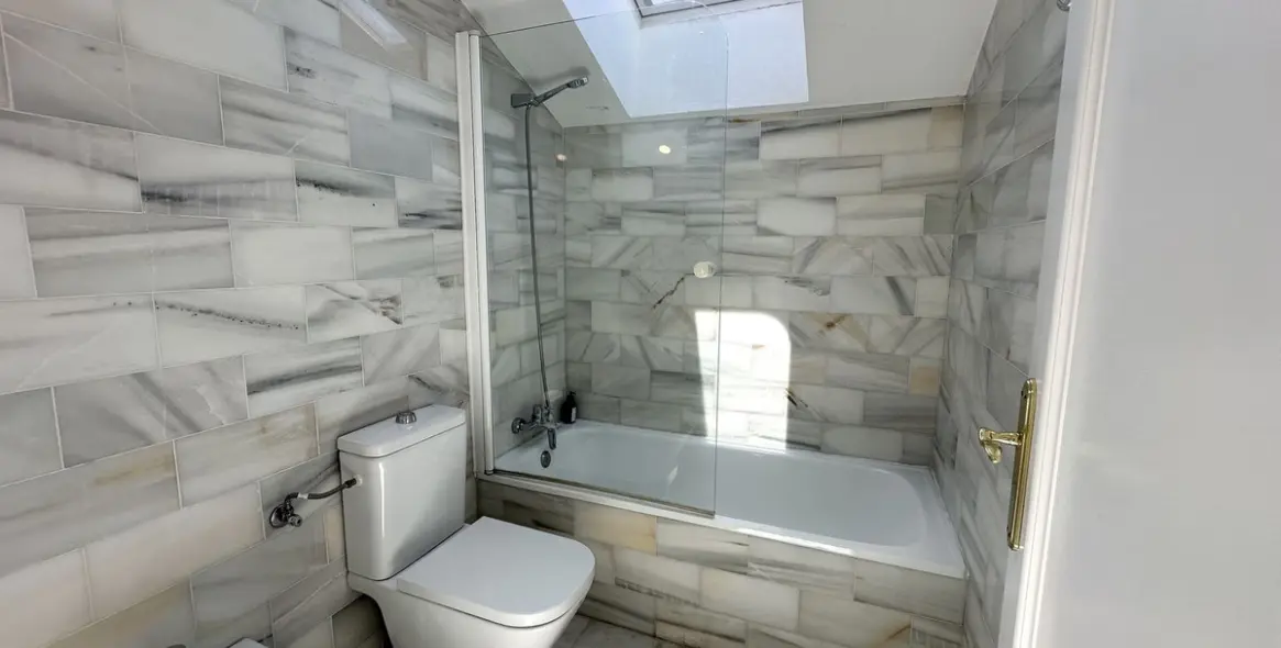 Sale of penthouse duplex in Nueva Andalucía 29