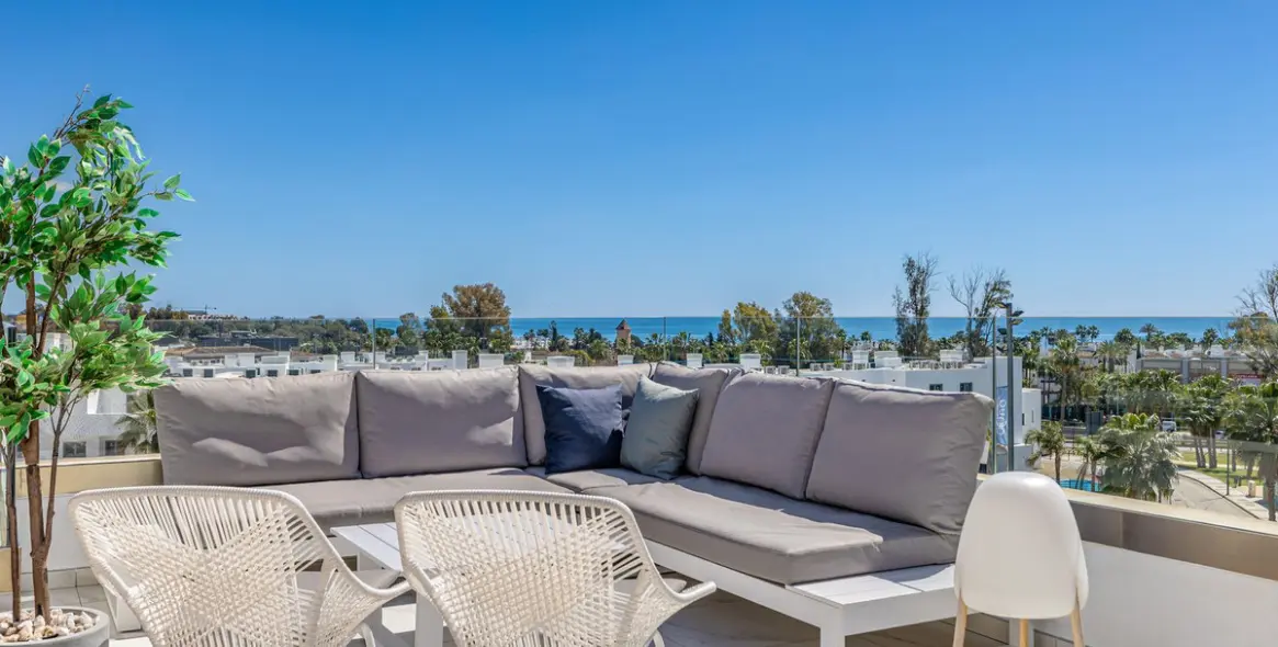 Sale of penthouse in Cancelada 1