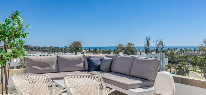 Sale of penthouse in Cancelada 0