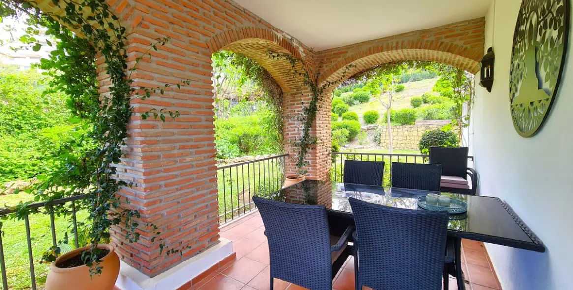 Продажа апартаментов на первом этаже в Benahavís 2