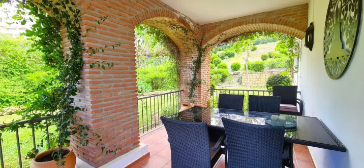 Продажа апартаментов на первом этаже в Benahavís 1