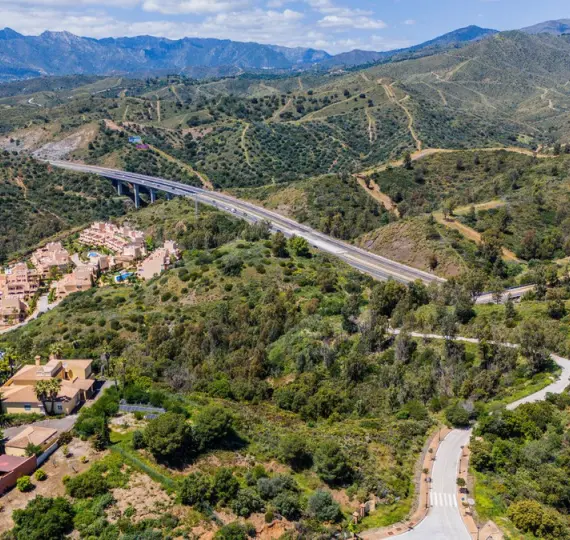 Sale of residential plot in Elviria