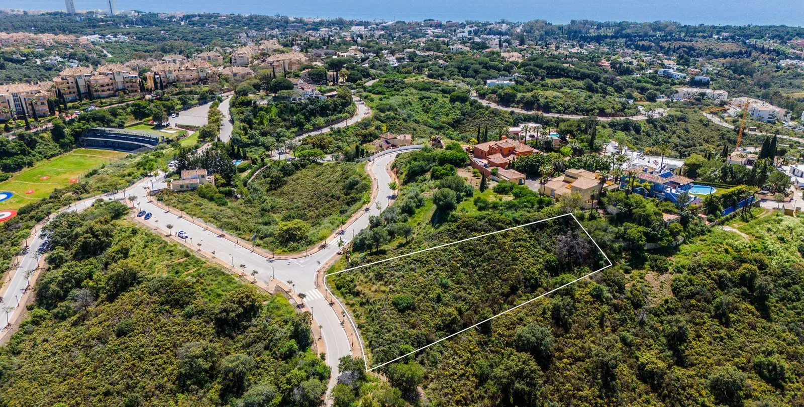 Продажа  жилого участка в Elviria 2