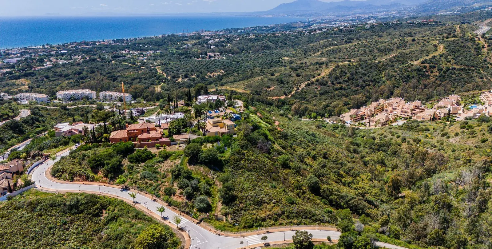 Продажа  жилого участка в Elviria 3