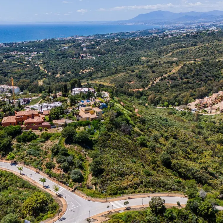Продажа  жилого участка в Elviria
