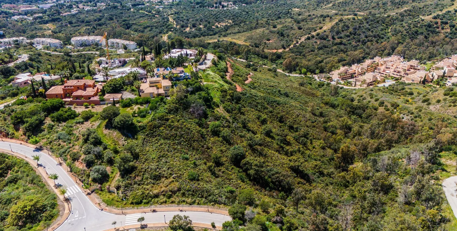 Продажа  жилого участка в Elviria 4