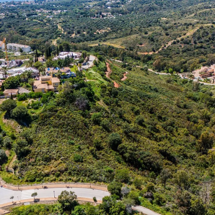 Продажа  жилого участка в Elviria