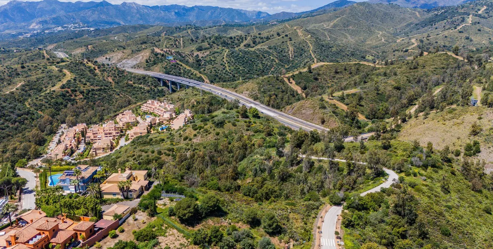 Продажа  жилого участка в Elviria 6