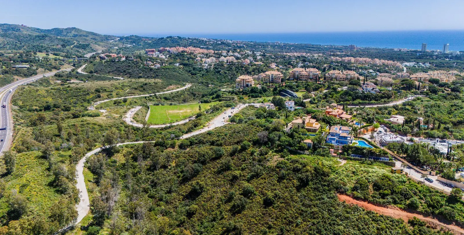 Продажа  жилого участка в Elviria 8