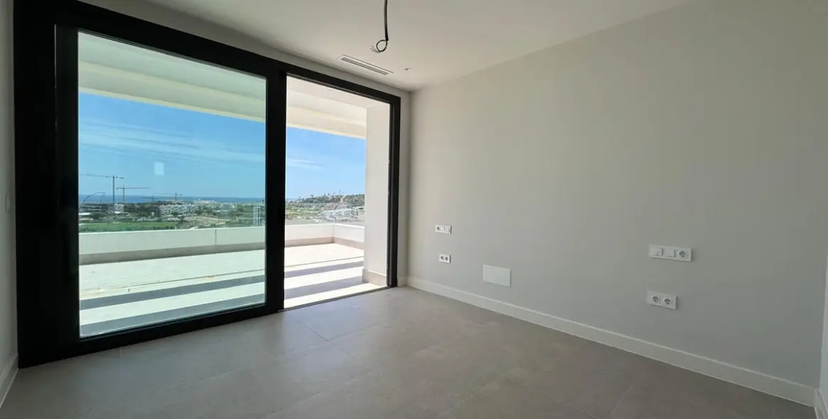 Продажа пентхауса в Estepona 1