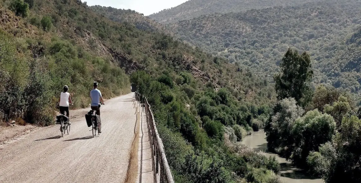 Sale of middle floor apartment in Fuengirola 11