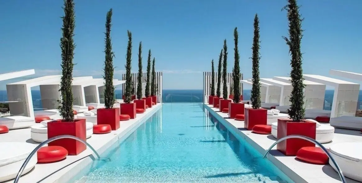 Sale of middle floor apartment in Fuengirola 15