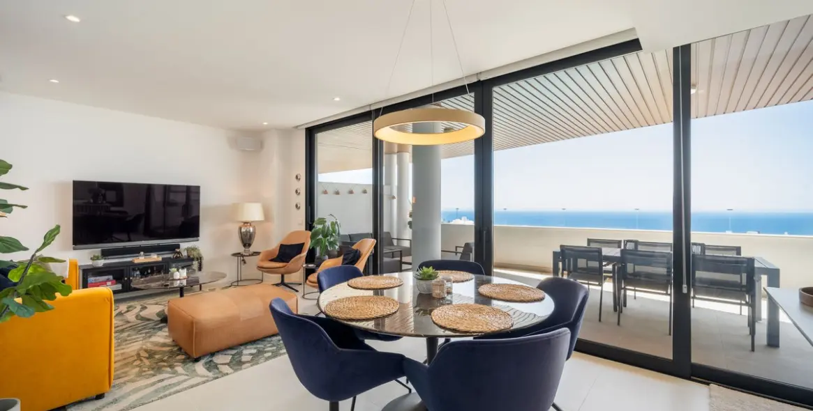 Sale of middle floor apartment in Fuengirola 6