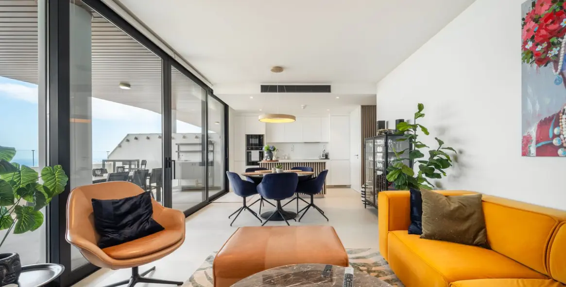 Sale of middle floor apartment in Fuengirola 8