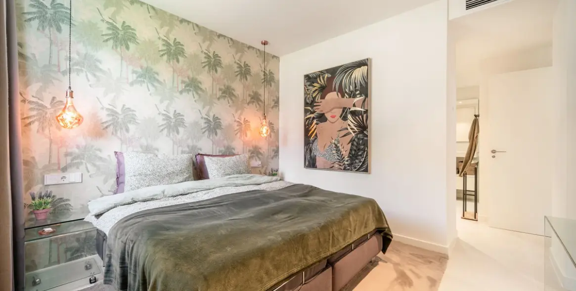 Sale of middle floor apartment in Fuengirola 16