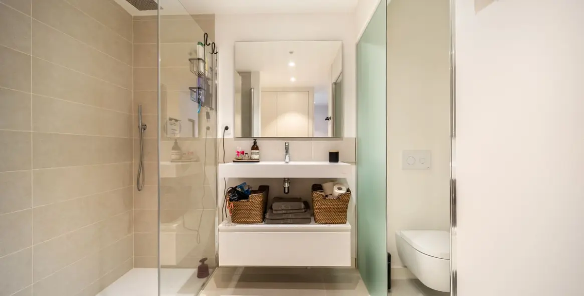 Sale of middle floor apartment in Fuengirola 17