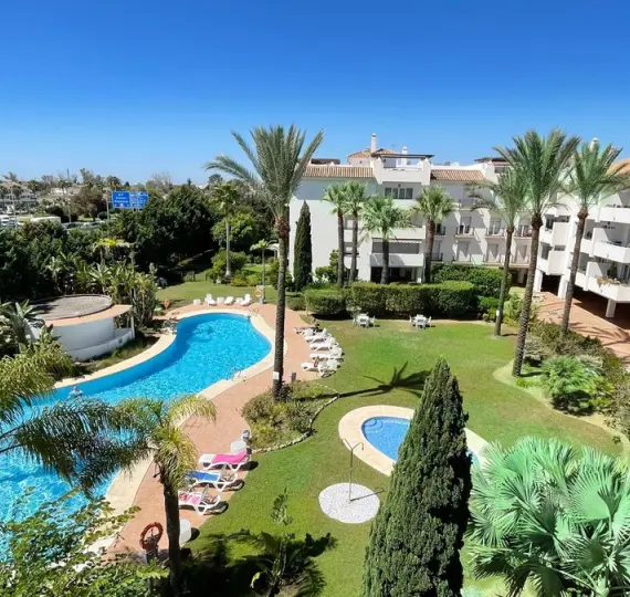 Sale of penthouse duplex in Nueva Andalucía