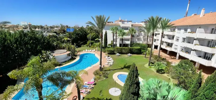 Sale of penthouse duplex in Nueva Andalucía 0