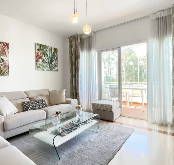 Sale of penthouse duplex in Nueva Andalucía