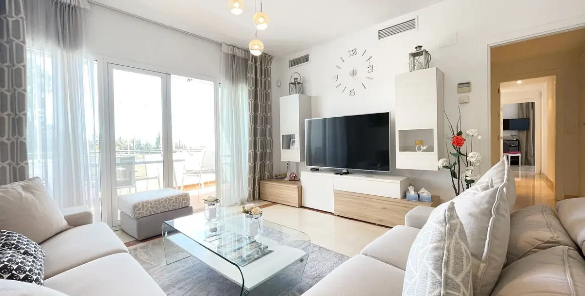 Продажа двухуровневого пентхауса в Nueva Andalucía 3