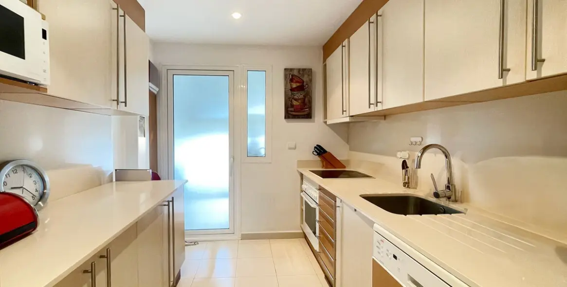 Продажа двухуровневого пентхауса в Nueva Andalucía 8