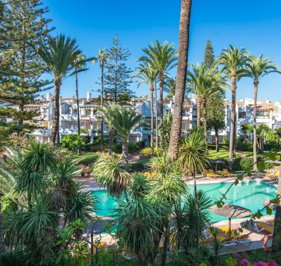 Продажа апартаментов на среднем этаже в San Pedro de Alcántara