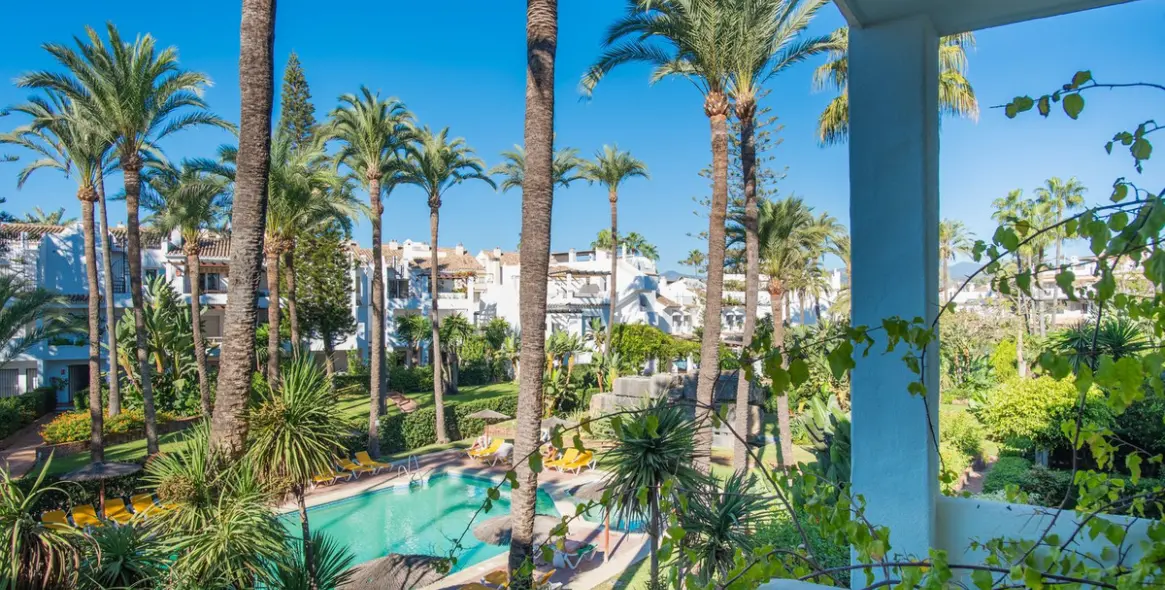 Продажа апартаментов на среднем этаже в San Pedro de Alcántara 2