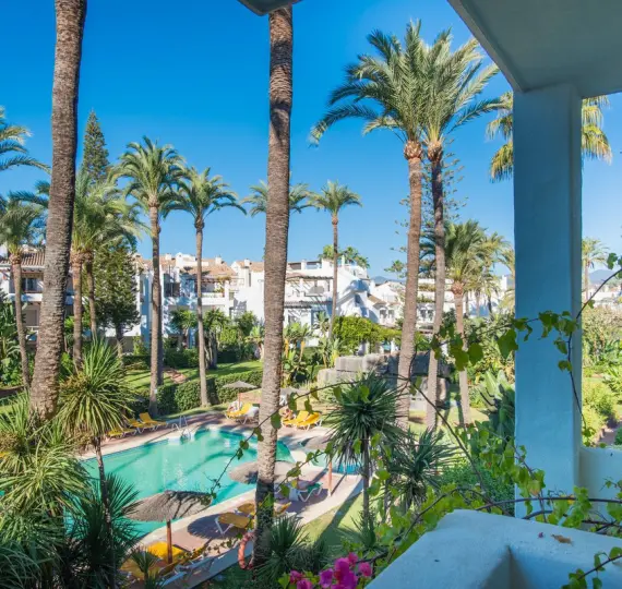 Продажа апартаментов на среднем этаже в San Pedro de Alcántara