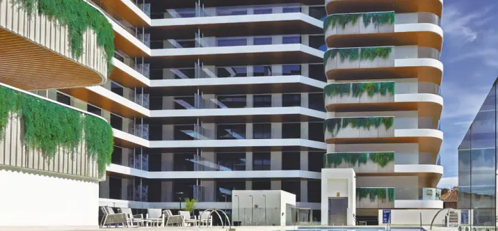 Продажа апартаментов на среднем этаже в Fuengirola 0