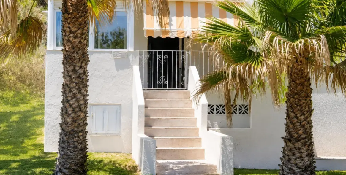 Sale of ground floor apartment in Benalmadena Costa 1