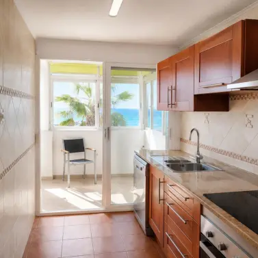 Продажа апартаментов на первом этаже в Benalmadena Costa