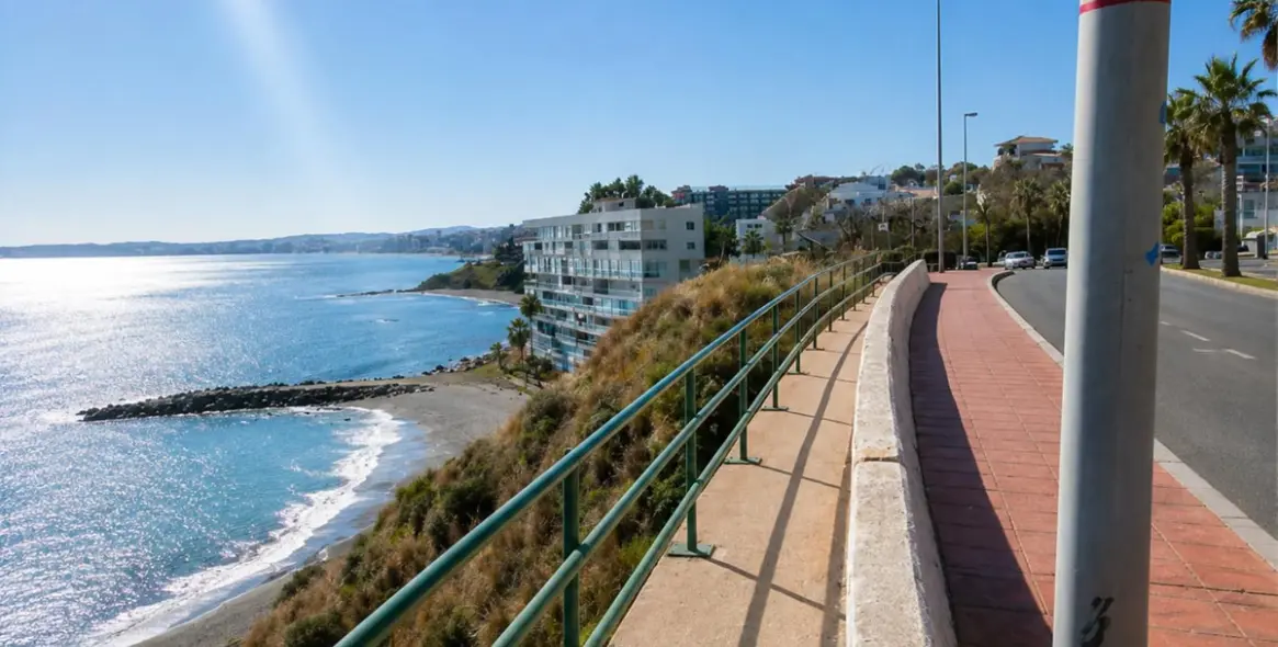 Sale of ground floor apartment in Benalmadena Costa 20