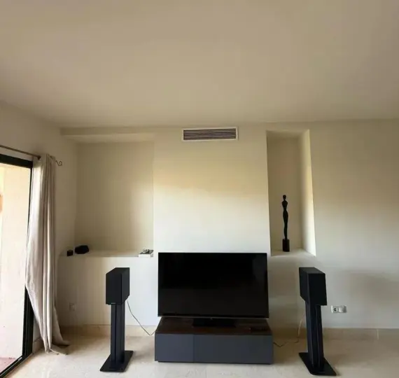 Sale of middle floor apartment in Benahavís