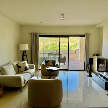 Продажа апартаментов на среднем этаже в Benahavís