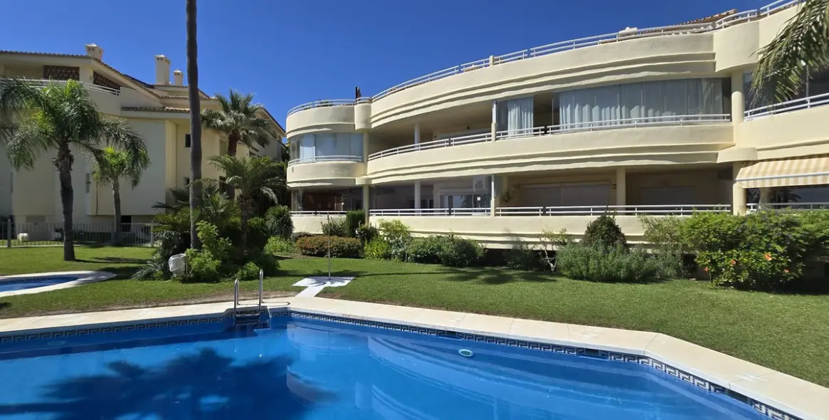 Sale of ground floor apartment in Torrequebrada 1