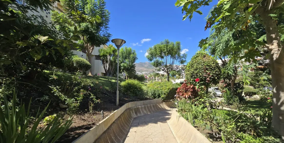 Sale of ground floor apartment in Torrequebrada 5