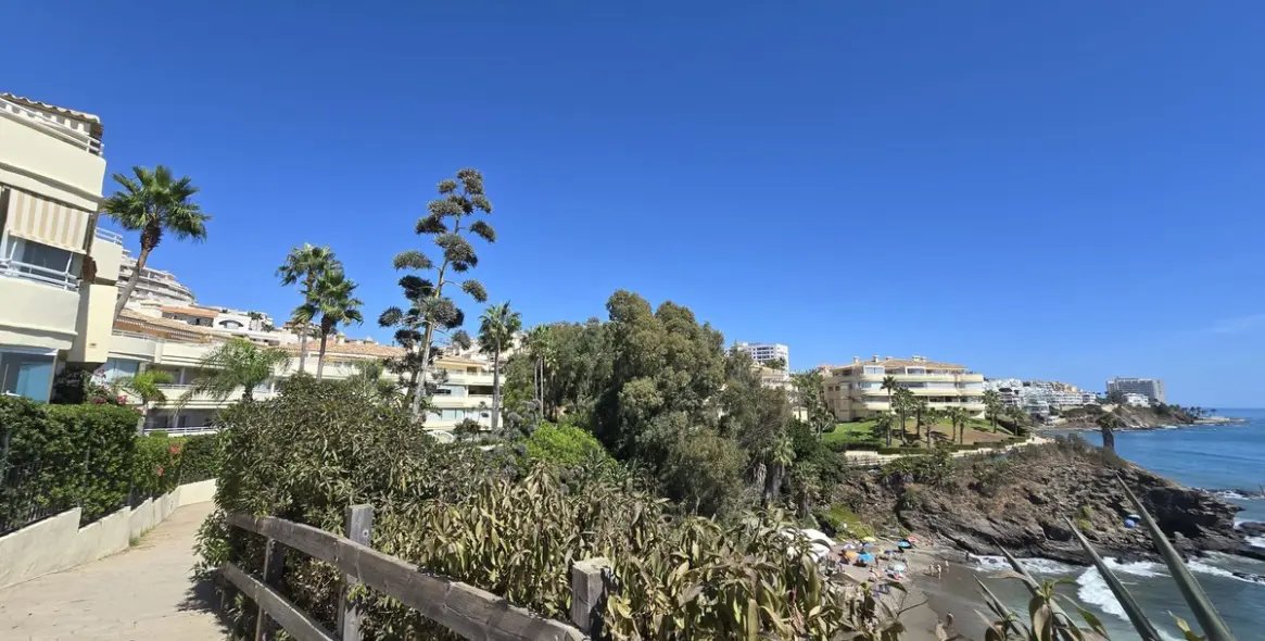 Sale of ground floor apartment in Torrequebrada 12