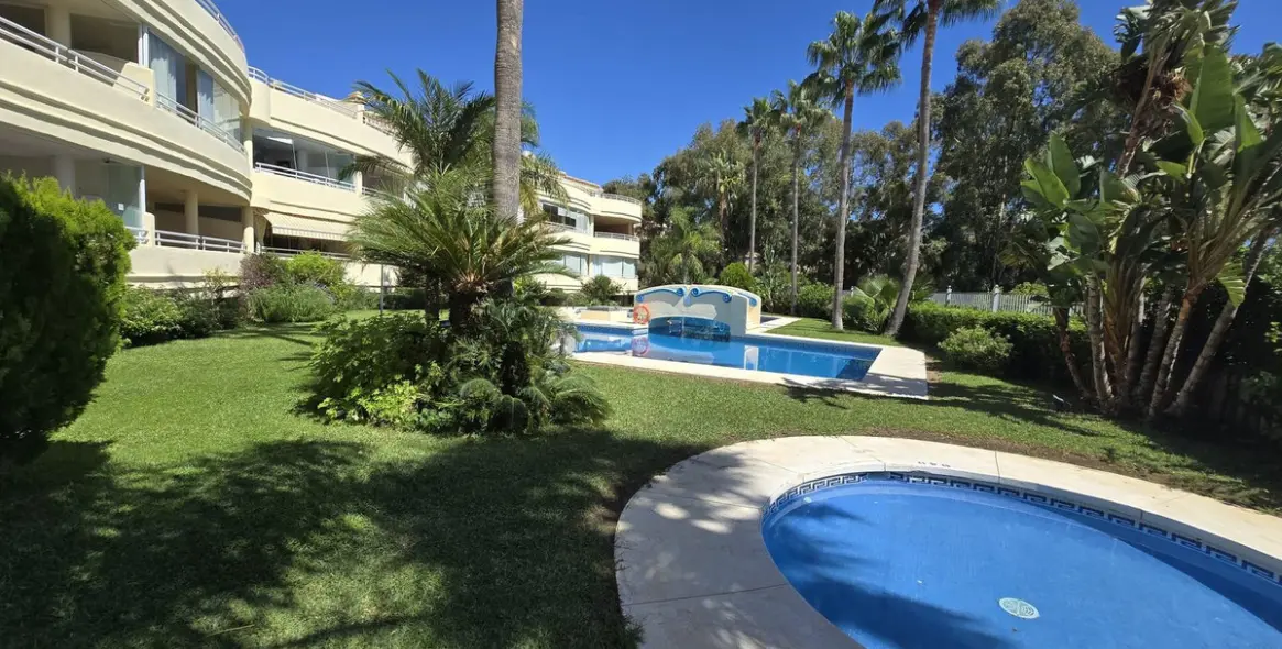 Sale of ground floor apartment in Torrequebrada 14