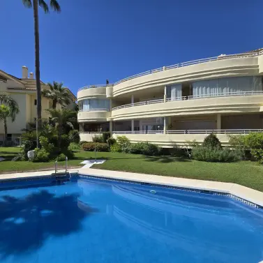 Venta de apartamento en planta baja en Torrequebrada