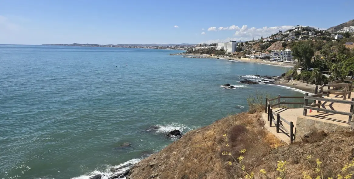 Продажа апартаментов на первом этаже в Torrequebrada 3