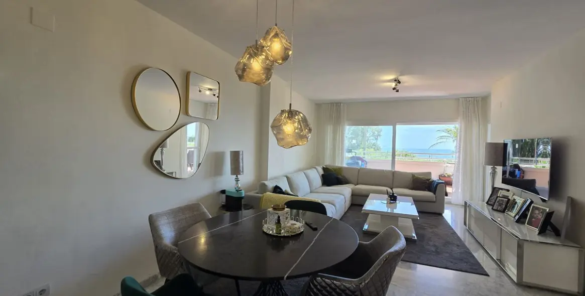 Продажа апартаментов на первом этаже в Torrequebrada 16