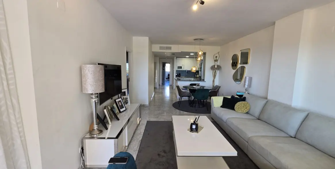 Продажа апартаментов на первом этаже в Torrequebrada 19